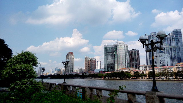 廣州珠江河畔