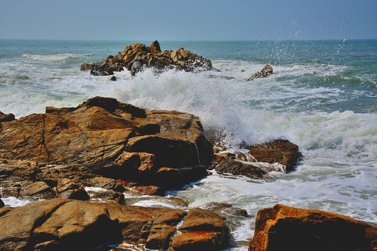 海浪礁石