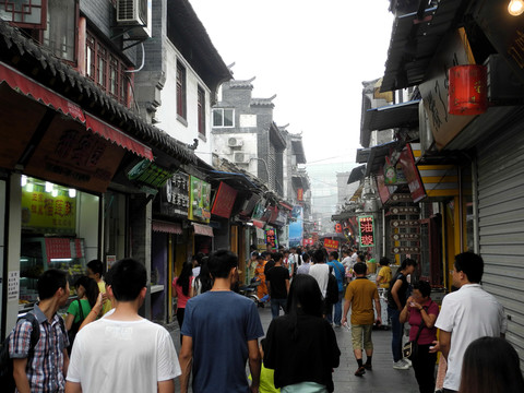 濟(jì)南芙蓉街街景