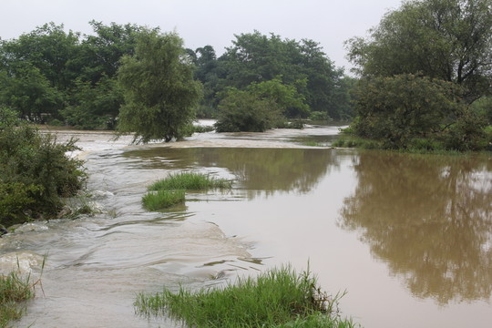 小河