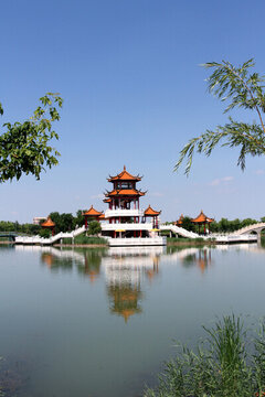 公園 石橋 涼亭