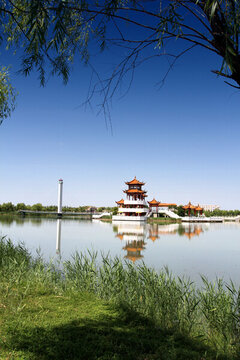 公園 石橋 涼亭
