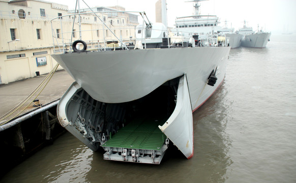 登陸艦