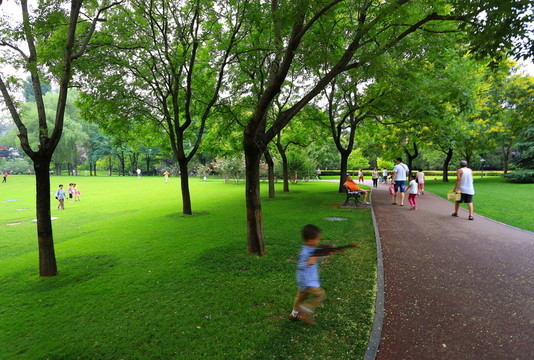 人定湖公園
