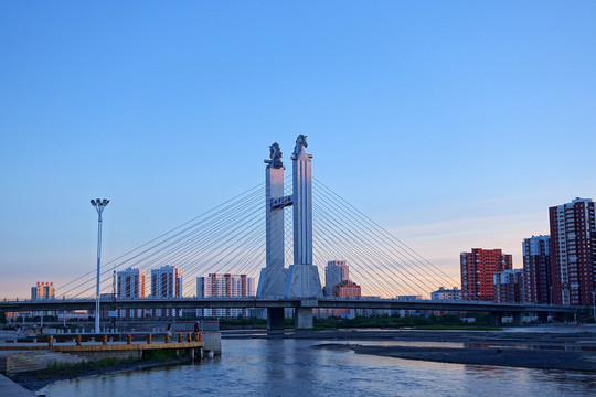 哈薩爾大橋