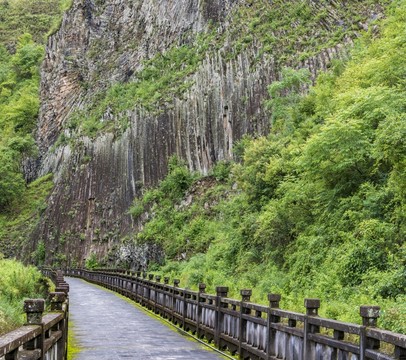柱狀節(jié)理山