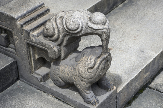 門(mén)口石雕