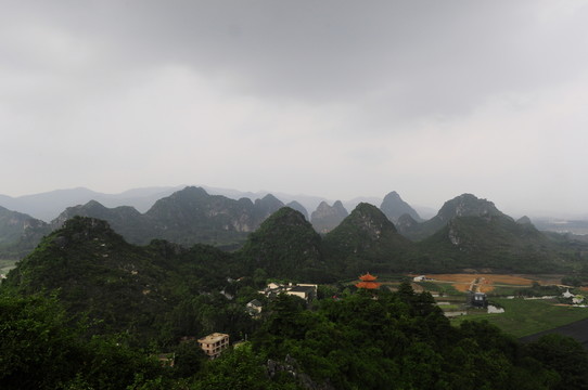 喀斯特地貌 南寧伊嶺巖