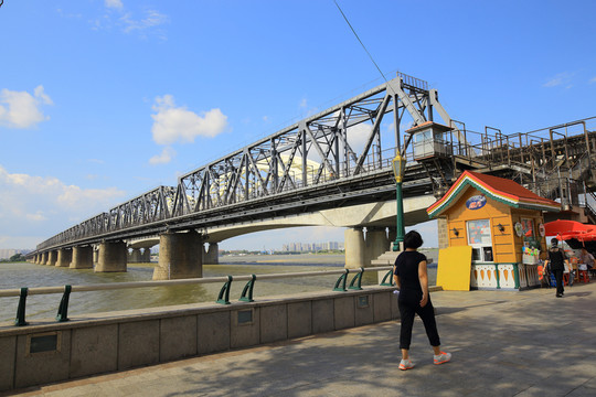 松花江畔