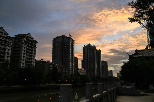 府南河夕陽