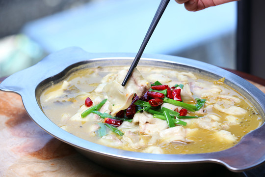 酸菜魚(yú)