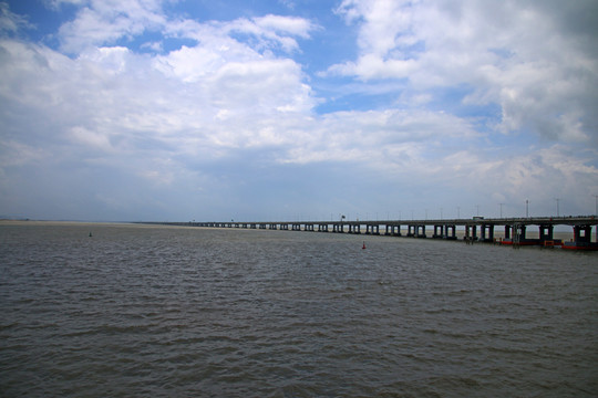沿江高速