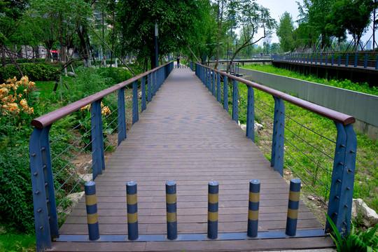 公園木棧道