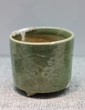 明代青釉筒式爐