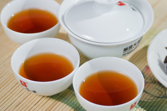 紅色茶湯
