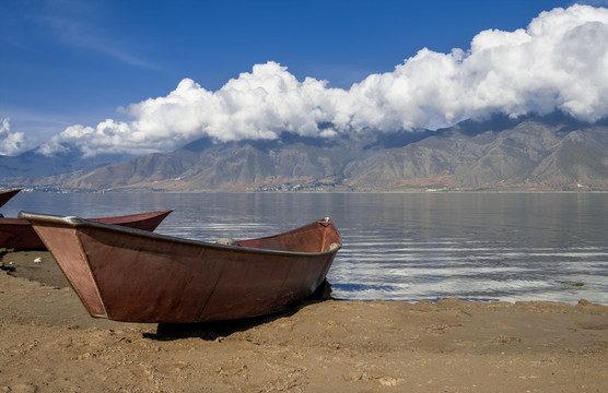 云南永勝程海湖