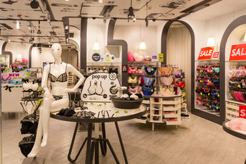 內(nèi)衣專賣店