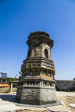 前衛(wèi)斜塔