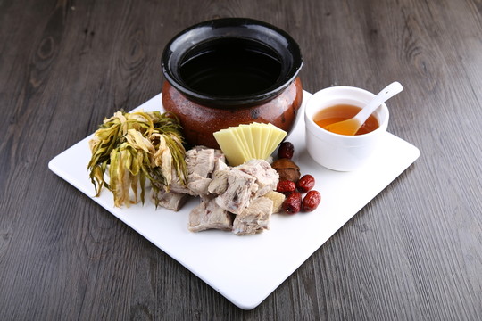 霸王花龍骨湯