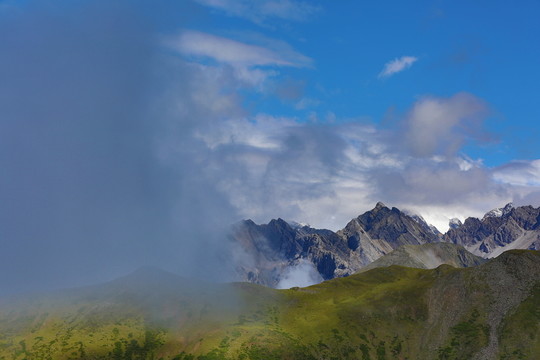 岷山雪寶頂