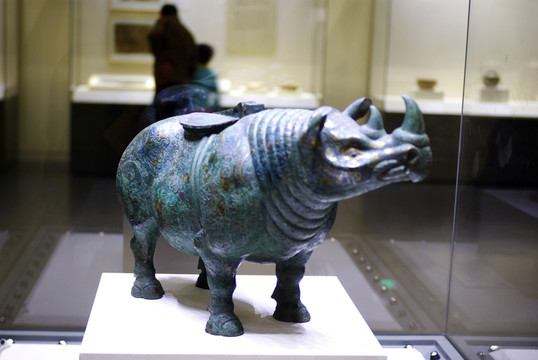 青銅犀牛尊