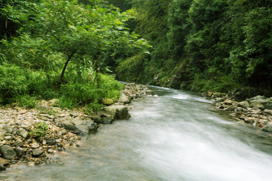 山中流水
