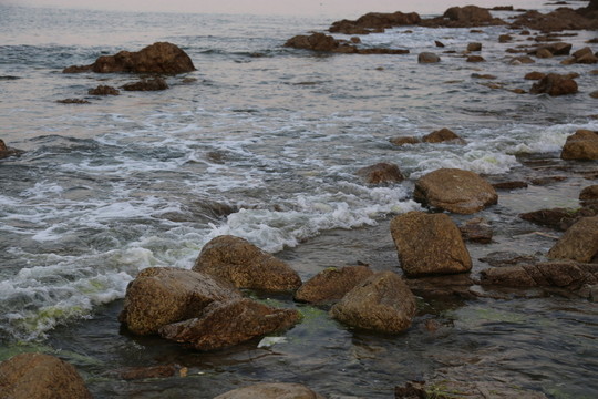 海邊的石頭 海浪