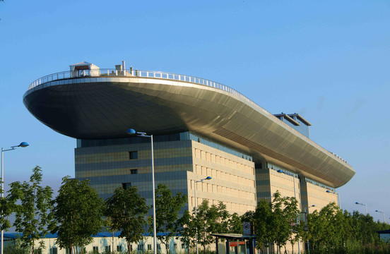 陸上航空母艦