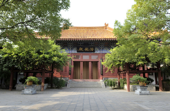 開封府潛龍殿