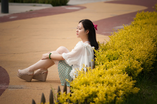 欣賞風(fēng)景的女孩