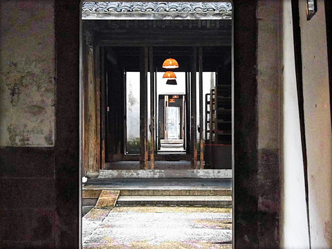 老宅門庭院