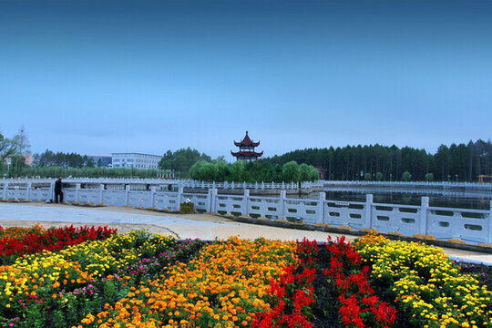 海倫農(nóng)場(chǎng) 興海廣場(chǎng) 公園