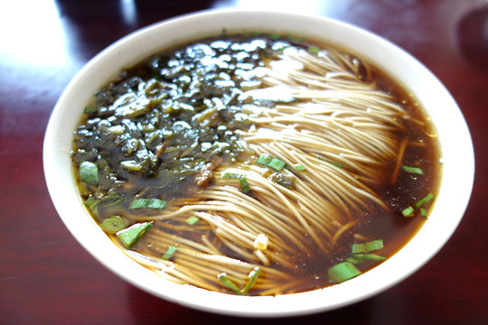 面食雪菜肉絲面