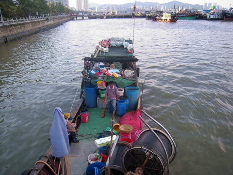 珠海香洲漁港水域景色