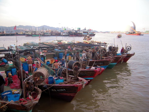 珠海香洲漁港水域景色