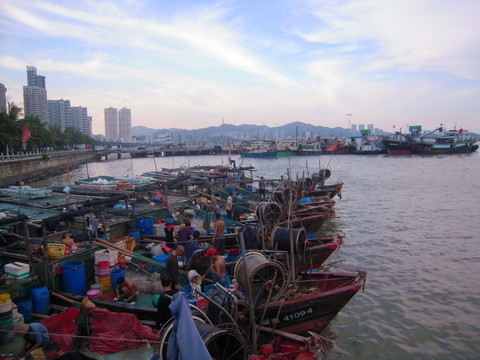 珠海香洲漁港水域景色