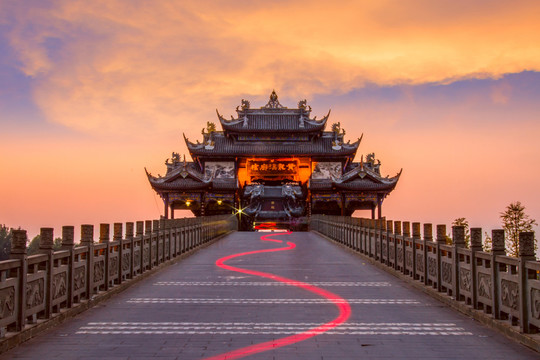 黃龍溪古鎮(zhèn)廊橋車燈大圖