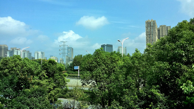 城市建筑 藍(lán)天白云