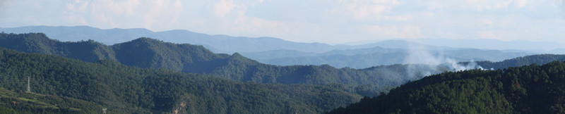 群山連綿