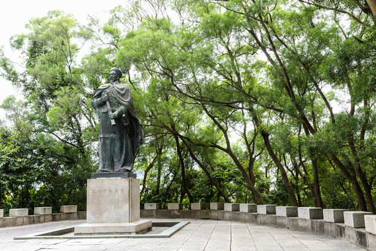 赤灣做炮臺(tái)林則徐雕像