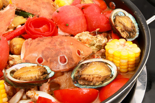 鮮蟹鮑魚(yú)燜雞