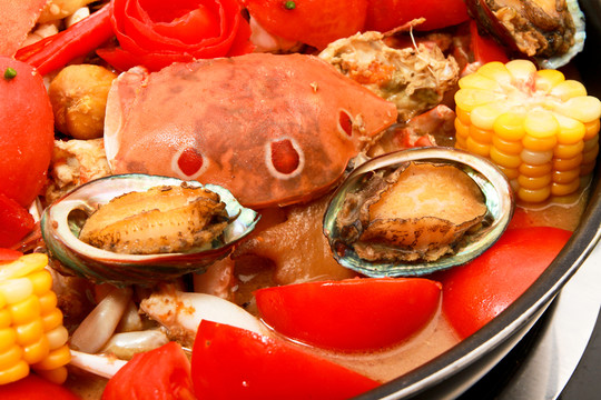 鮮蟹鮑魚(yú)燜雞