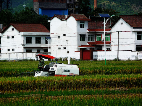 收割機(jī)
