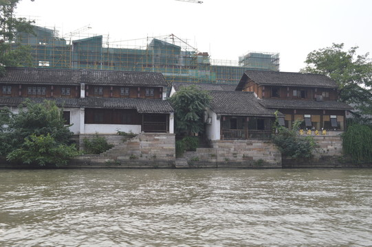 河邊小屋