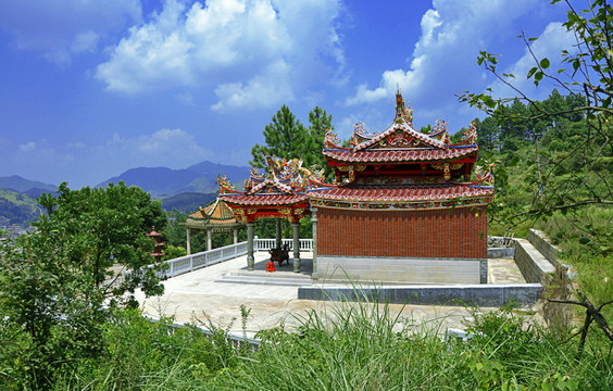 鄉(xiāng)村寺廟全景