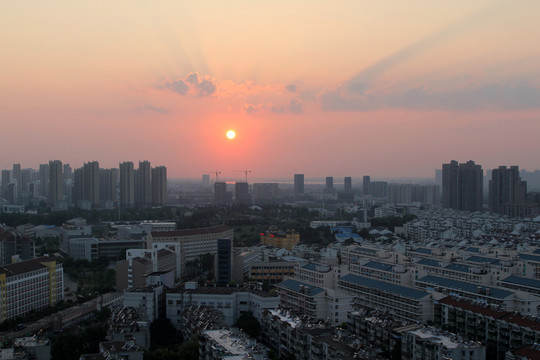 城市夕陽
