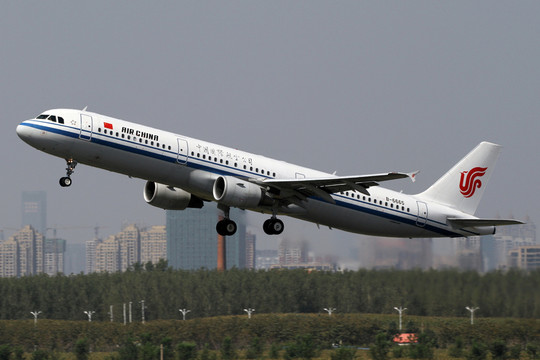 國(guó)航飛機(jī)起飛