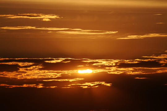 朝霞日出