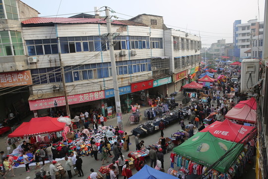 熱鬧的街市