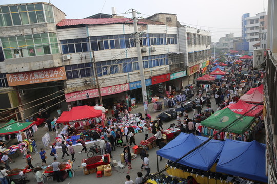 熱鬧的街市